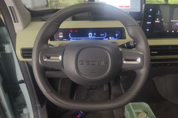 Used Geely Galaxy Panda 2024 Panda Mini 200km Endurance Bear Steering Wheel