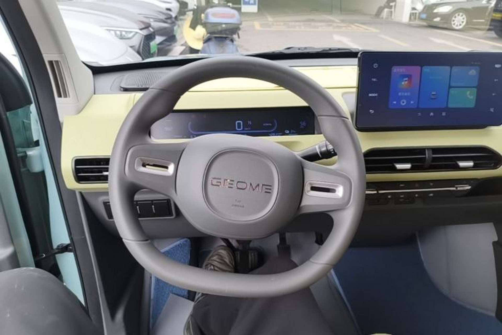 Used Geely Galaxy Panda 2024 Panda Mini 200km Endurance Bear Steering Wheel