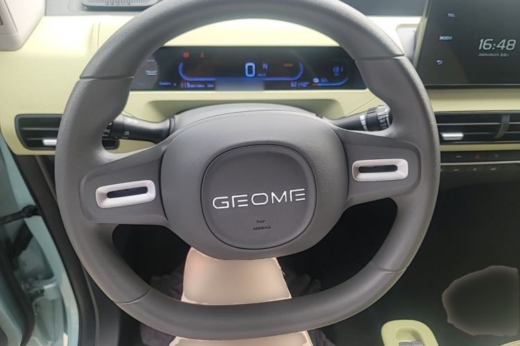 Used Geely Galaxy Panda 2024 Panda Mini 200km Endurance Bear Steering Wheel