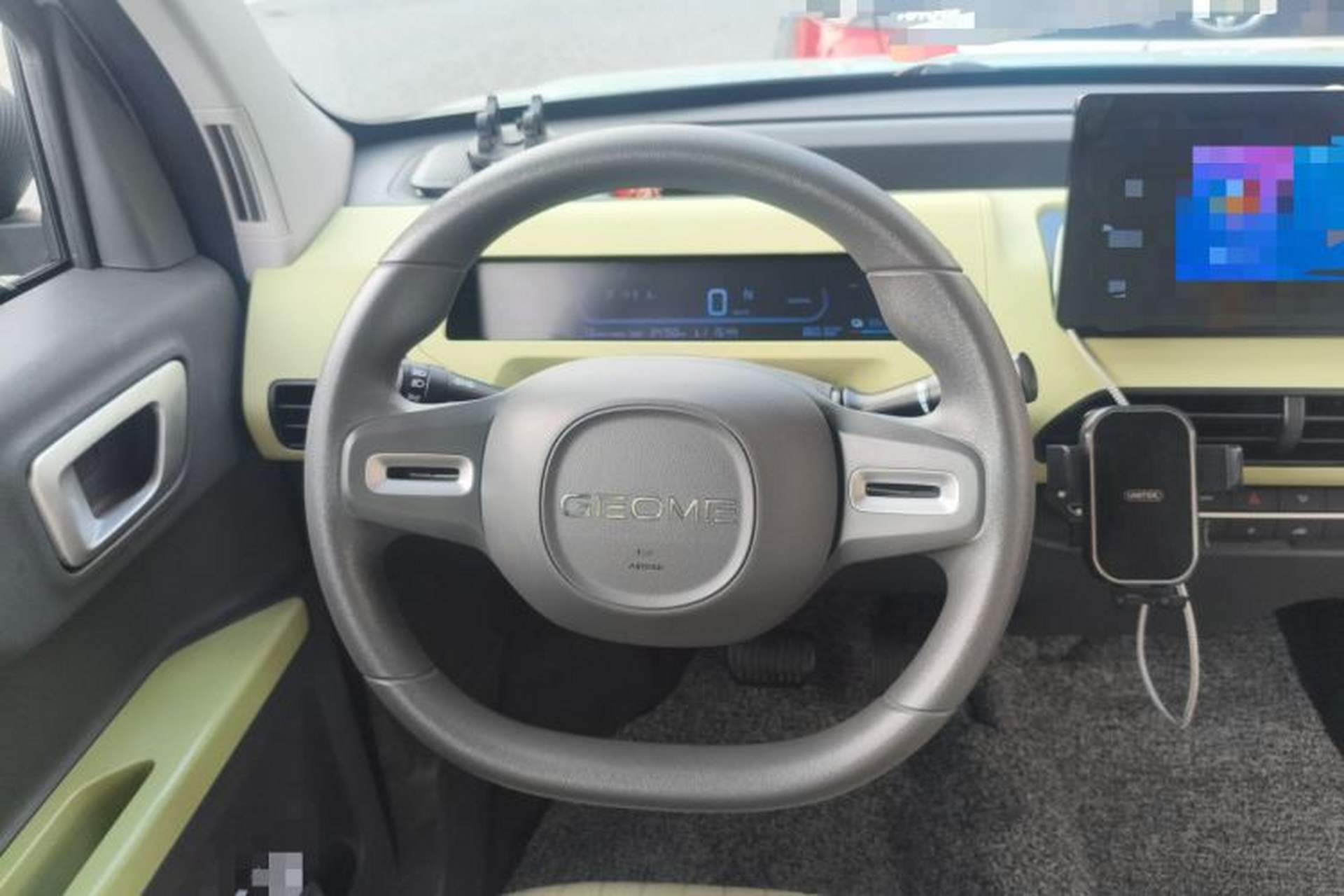 Used Geely Galaxy Panda 2024 Panda Mini 200km Endurance Bear Steering Wheel
