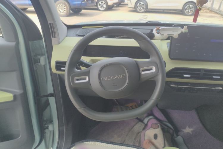 Used Geely Galaxy Panda 2024 Panda Mini 200km Endurance Bear Steering Wheel