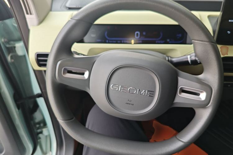 Used Geely Galaxy Panda 2024 Panda Mini 200km Endurance Bear Steering Wheel