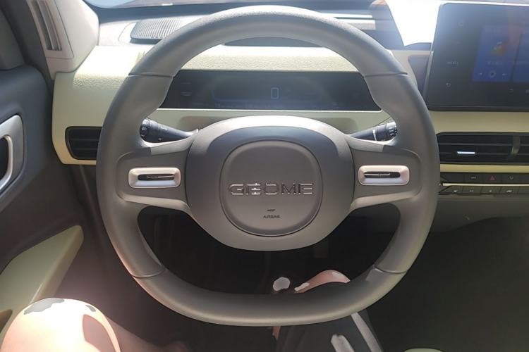 Used Geely Galaxy Panda 2024 Panda Mini 200km Endurance Bear Steering Wheel