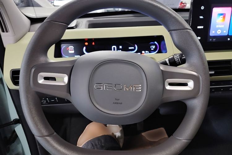 Used Geely Galaxy Panda 2024 Panda Mini 200km Endurance Bear Steering Wheel
