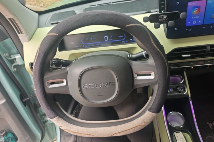 Used Geely Galaxy Panda 2024 Panda Mini 200km Endurance Bear Steering Wheel