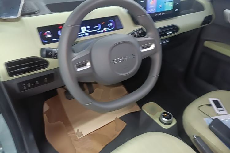 Used Geely Galaxy Panda 2024 Panda Mini 200km Endurance Bear Steering Wheel