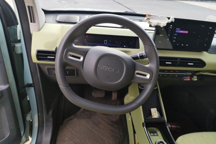 Used Geely Galaxy Panda 2024 Panda Mini 200km Endurance Bear Steering Wheel