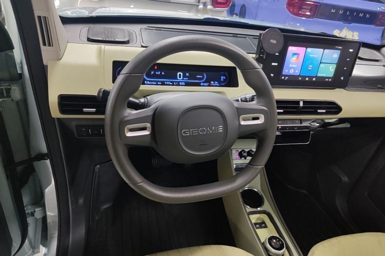 Used Geely Galaxy Panda 2024 Panda Mini 200km Endurance Bear Steering Wheel
