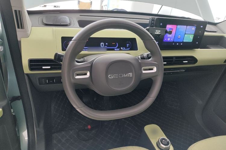 Used Geely Galaxy Panda 2024 Panda Mini 200km Endurance Bear Steering Wheel