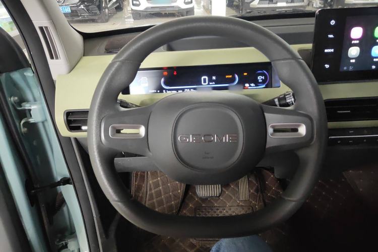 Used Geely Galaxy Panda 2024 Panda Mini 200km Endurance Bear Steering Wheel