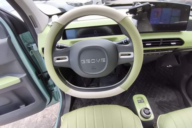 Used Geely Galaxy Panda 2024 Panda Mini 200km Endurance Bear Steering Wheel
