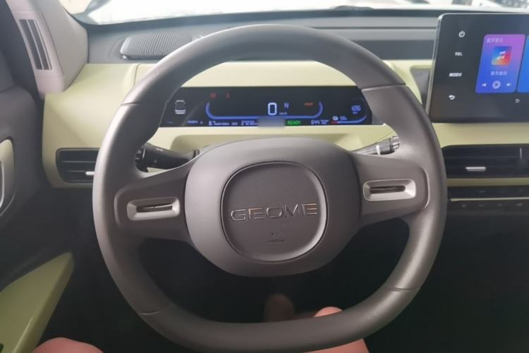 Used Geely Galaxy Panda 2024 Panda Mini 200km Endurance Bear Steering Wheel