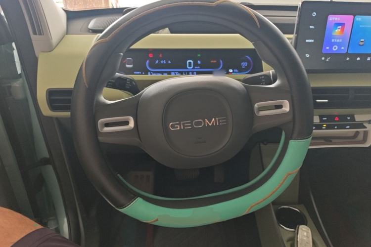 Used Geely Galaxy Panda 2024 Panda Mini 200km Endurance Bear Steering Wheel