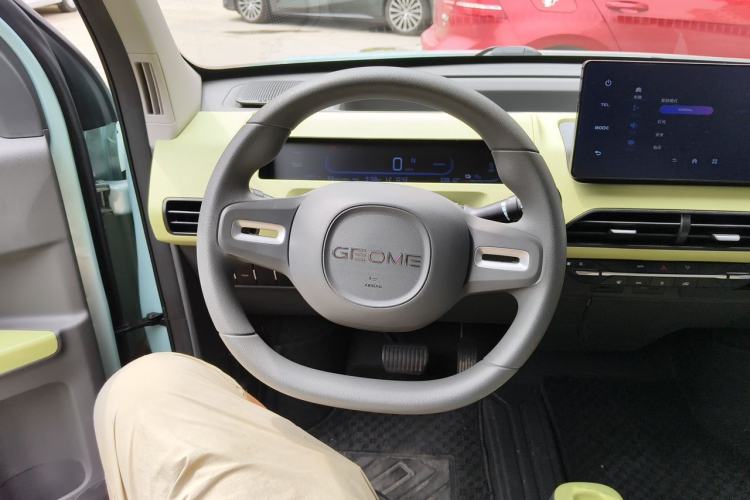 Used Geely Galaxy Panda 2024 Panda Mini 200km Endurance Bear Steering Wheel