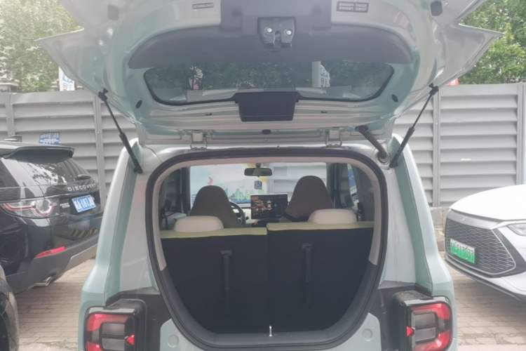 Used Geely Galaxy Panda 2024 Panda Mini 200km Endurance Bear Trunk