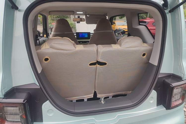 Used Geely Galaxy Panda 2024 Panda Mini 200km Endurance Bear Trunk