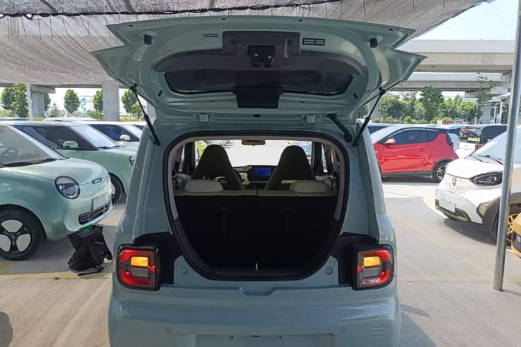 Used Geely Galaxy Panda 2024 Panda Mini 200km Endurance Bear Trunk