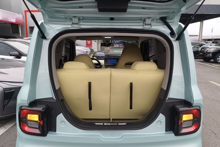 Used Geely Galaxy Panda 2024 Panda Mini 200km Endurance Bear Trunk