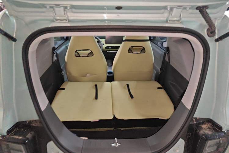 Used Geely Galaxy Panda 2024 200km Panda Kart Trunk