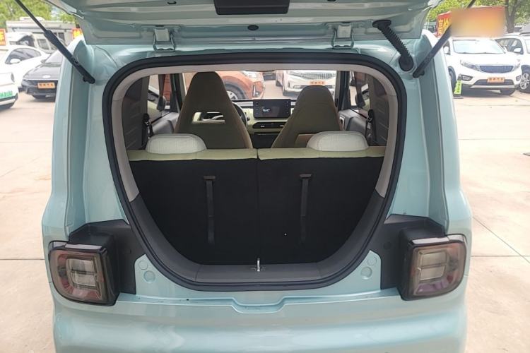 Used Geely Galaxy Panda 2024 Panda Mini 200km Endurance Bear Trunk
