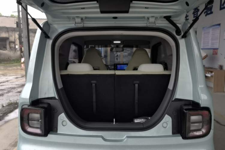 Used Geely Galaxy Panda 2024 Panda Mini 200km Endurance Bear Trunk
