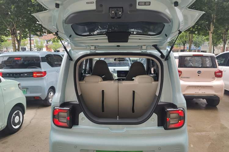 Used Geely Galaxy Panda 2024 Panda Mini 200km Endurance Bear Trunk
