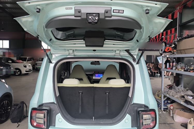 Used Geely Galaxy Panda 2024 Panda Mini 200km Endurance Bear Trunk