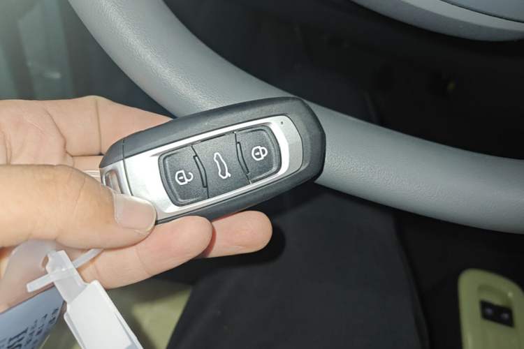 Used Geely Galaxy Panda 2024 Panda Mini 200km Longteng PRO Edition Vehicle Key