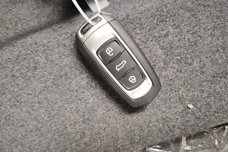 Used Geely Galaxy Panda 2024 Panda Mini 200km Endurance Bear Vehicle Key