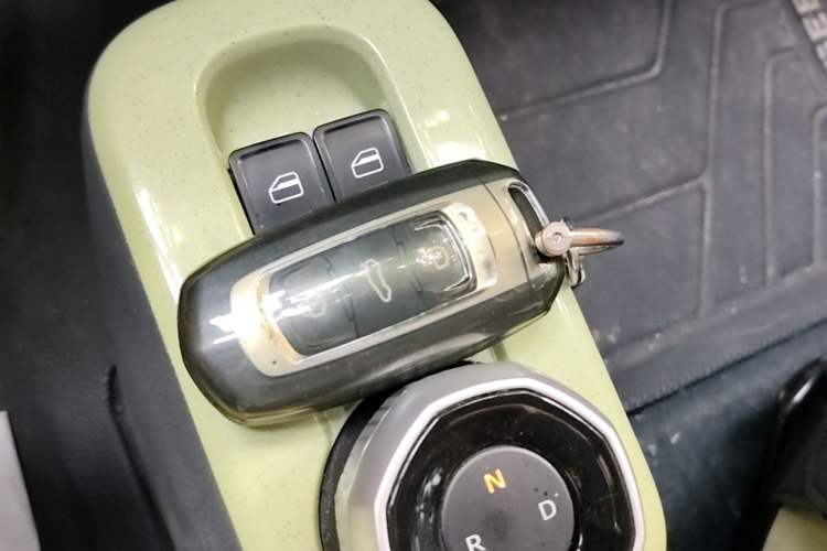 Used Geely Galaxy Panda 2024 Panda Mini 200km Endurance Bear Vehicle Key