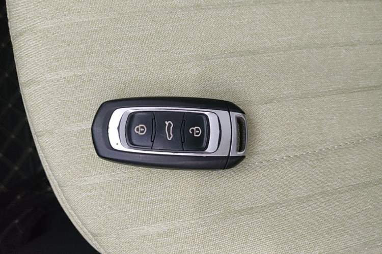 Used Geely Galaxy Panda 2024 Panda Mini 200km Endurance Bear Vehicle Key