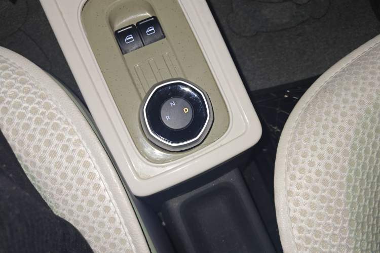 Used Geely Galaxy Panda 2024 200km Panda Rider Gear Lever