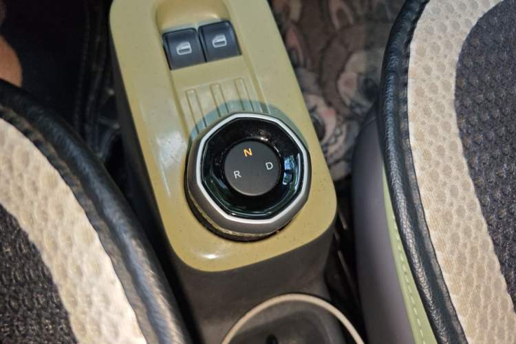 Used Geely Galaxy Panda 2024 200km Panda Rider Gear Lever