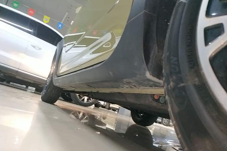 Used Geely Galaxy Panda 2024 200km Panda Rider Left Side Sill