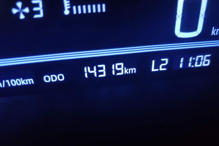 Used Geely Galaxy Panda 2024 200km Panda Rider Odometer Close Up