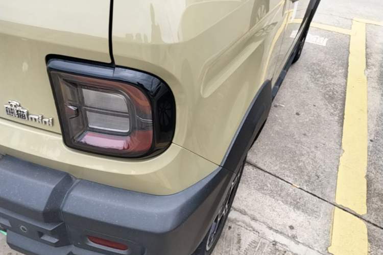 Used Geely Galaxy Panda 2024 200km Panda Rider Right Rear Taillight