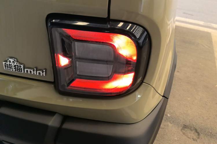 Used Geely Galaxy Panda 2024 200km Panda Rider Right Rear Taillight