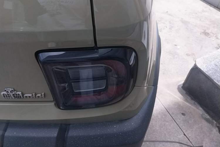 Used Geely Galaxy Panda 2024 200km Panda Rider Right Rear Taillight
