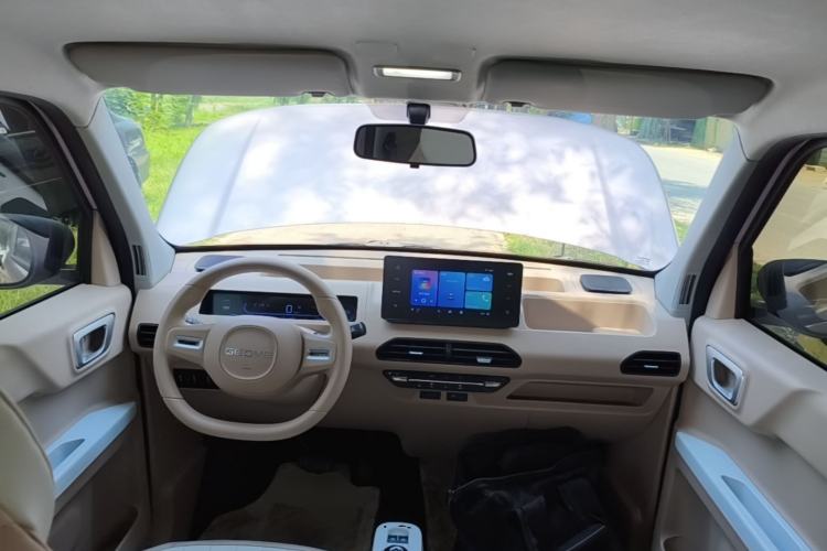 Used Geely Galaxy Panda 2024 Panda Mini 200km Endurance Bear Center Console