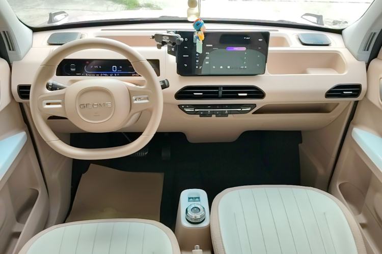 Used Geely Galaxy Panda 2024 200km Panda Kart Center Console