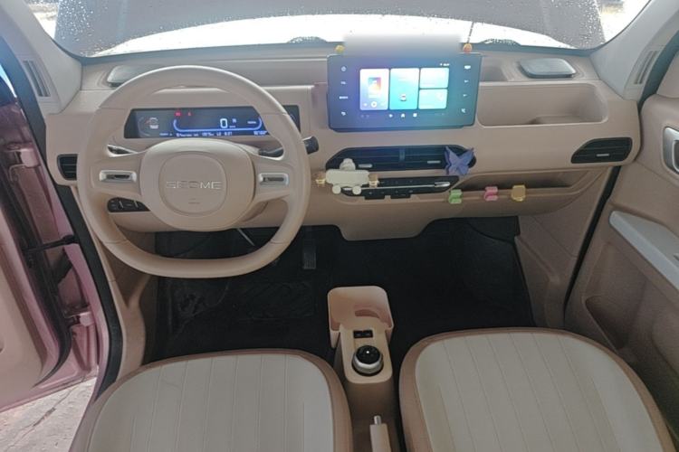Used Geely Galaxy Panda 2024 Panda Mini 200km Endurance Bear Center Console
