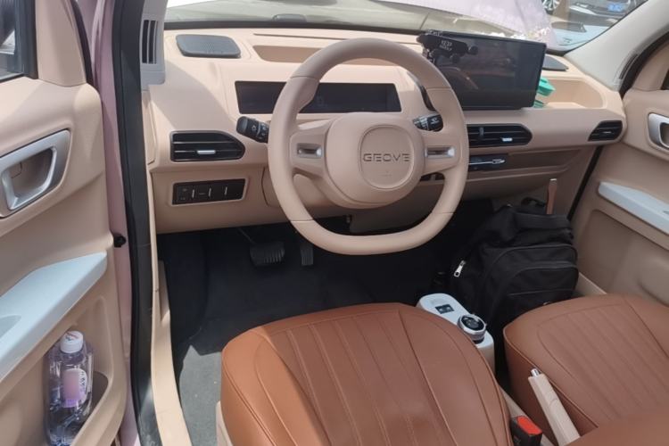 Used Geely Galaxy Panda 2024 Panda Mini 200km Longteng PRO Edition Center Console