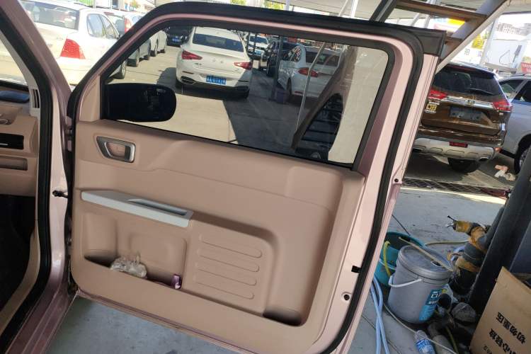 Used Geely Galaxy Panda 2024 Panda Mini 200km Endurance Bear Interior 5