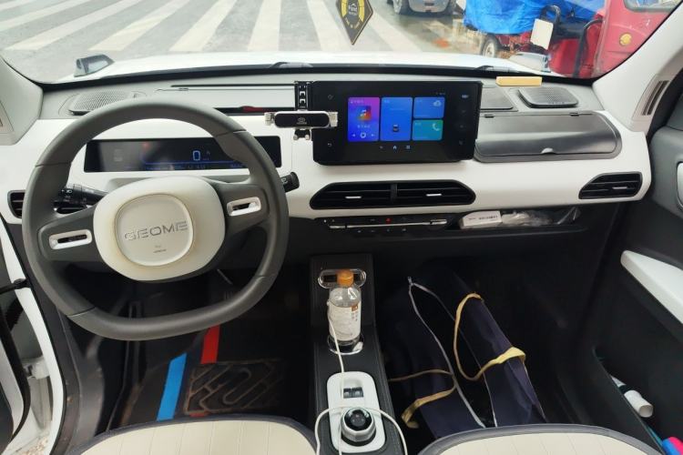 Used Geely Galaxy Panda 2024 200km Panda Kart Center Console