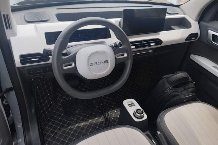 Used Geely Galaxy Panda 2024 200km Panda Kart Center Console