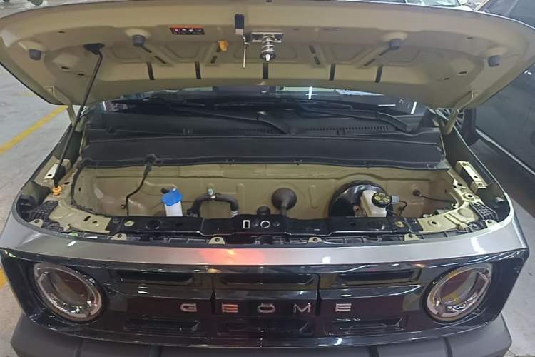 Used Geely Galaxy Panda 2024 200km Panda Rider Engine Bay