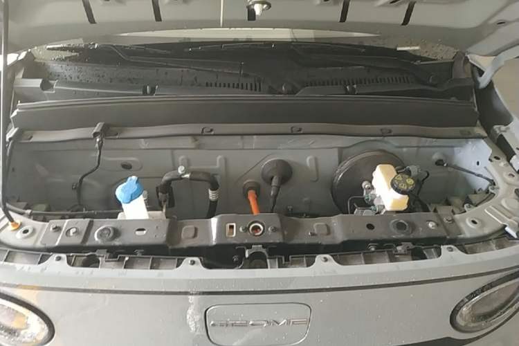 Used Geely Galaxy Panda 2024 200km Panda Kart Engine Bay