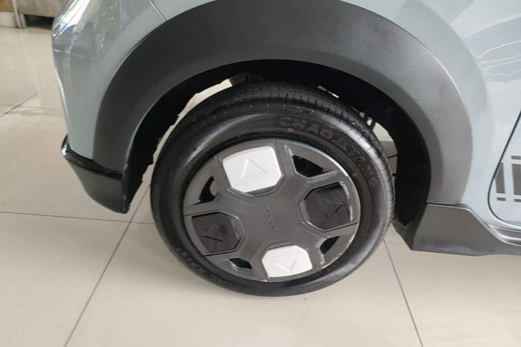 Used Geely Galaxy Panda 2024 200km Panda Kart Exterior 5
