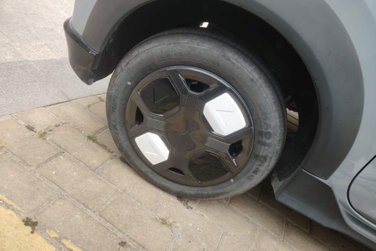 Used Geely Galaxy Panda 2024 200km Panda Kart Exterior 5