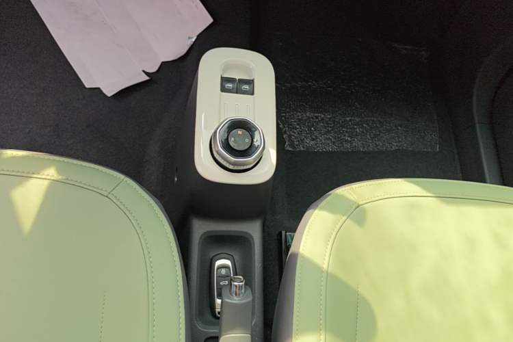 Used Geely Galaxy Panda 2024 200km Panda Rider Gear Lever